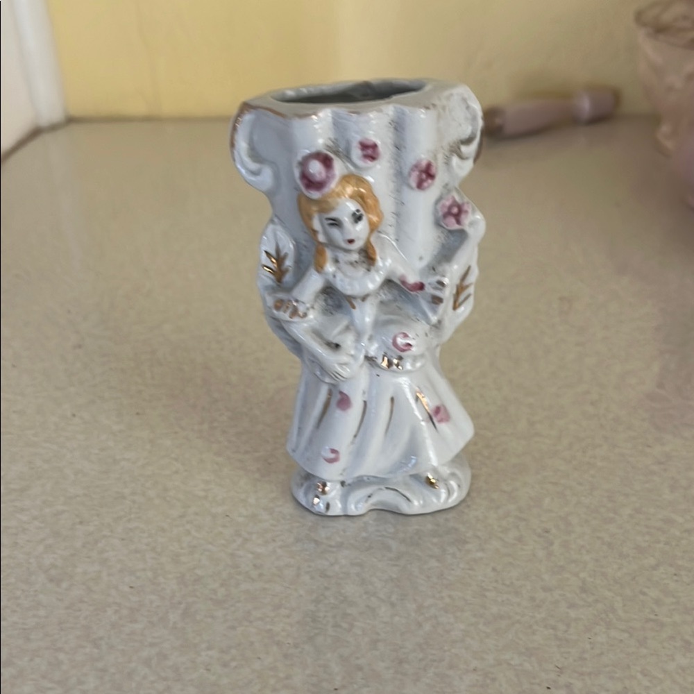 Japan Elegant White and Gold Ceramic Vase
